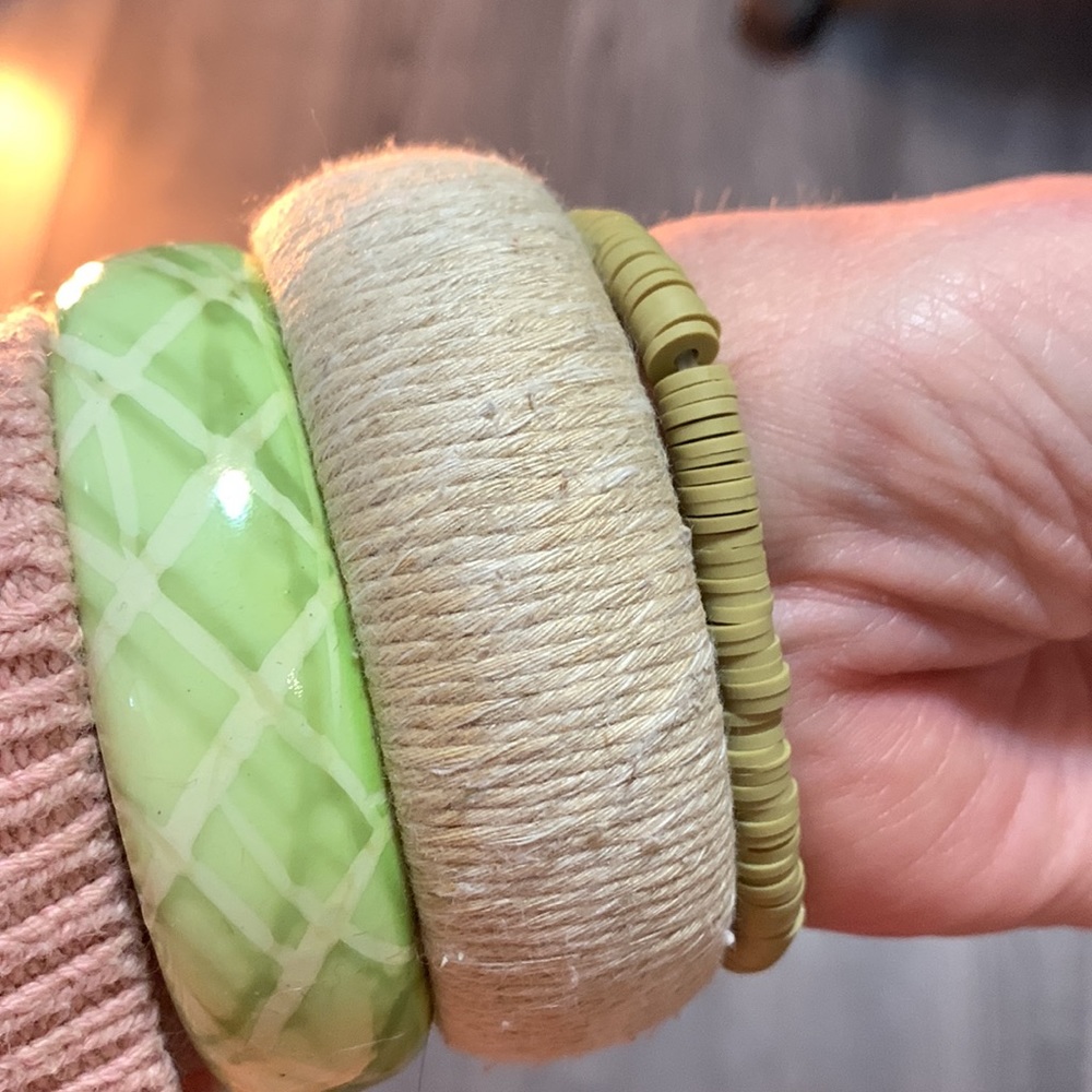 Three bracelets - Picture 3 of 5